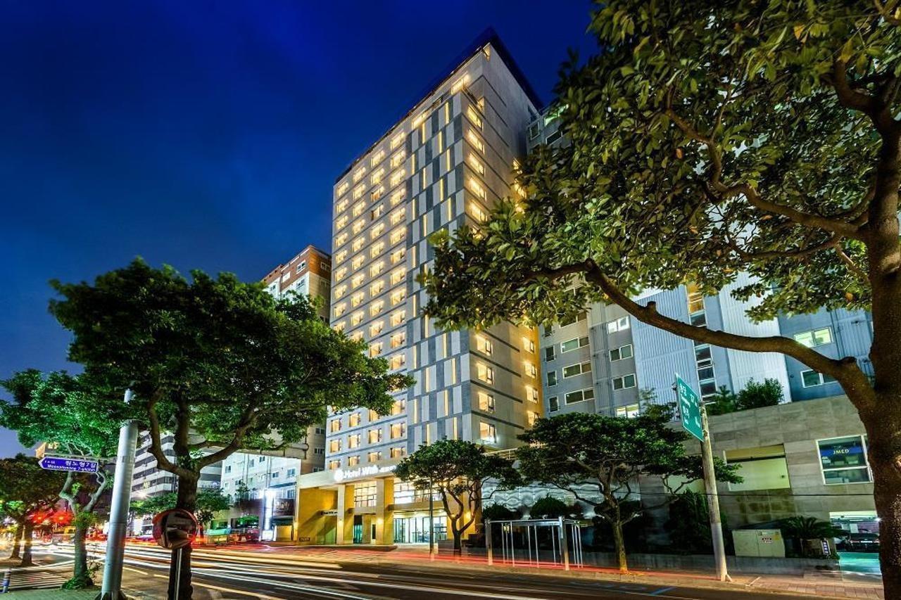 With City Hotel Jeju Eksteriør billede